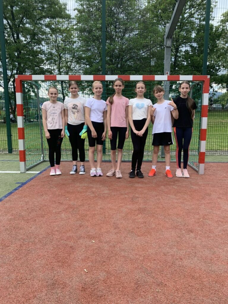 806ebea5 5c00 493a 9bf7 F5d563b0b7aa