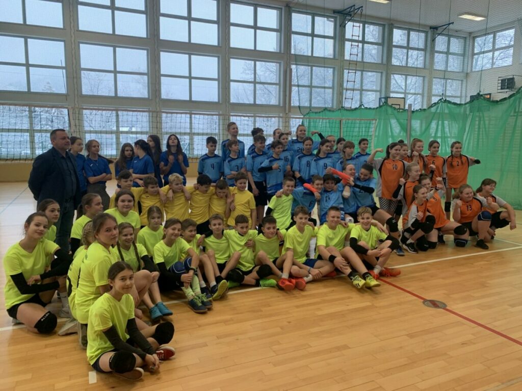 1a858090 Aca2 40b7 B8f4 1adef30fbc78