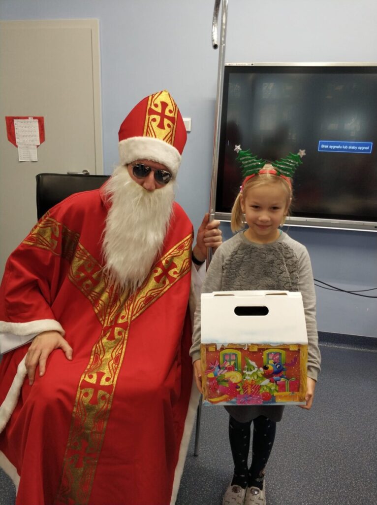 Photo 2023 12 18 19 42 04 3