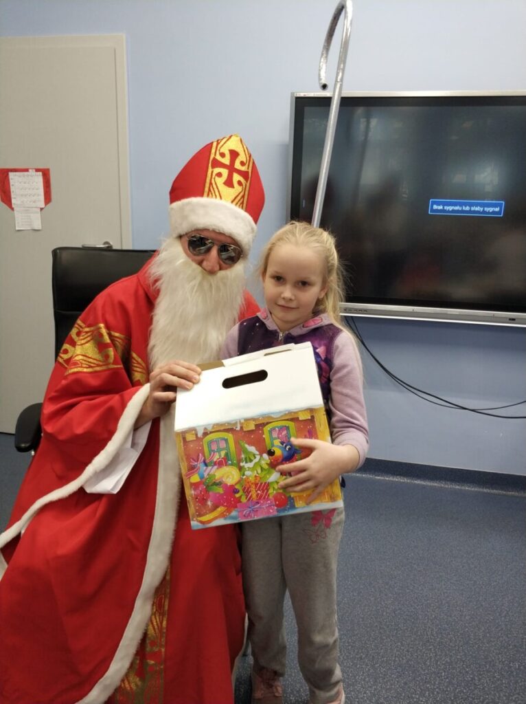 Photo 2023 12 18 19 42 04