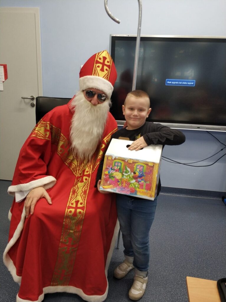 Photo 2023 12 18 19 42 06 2