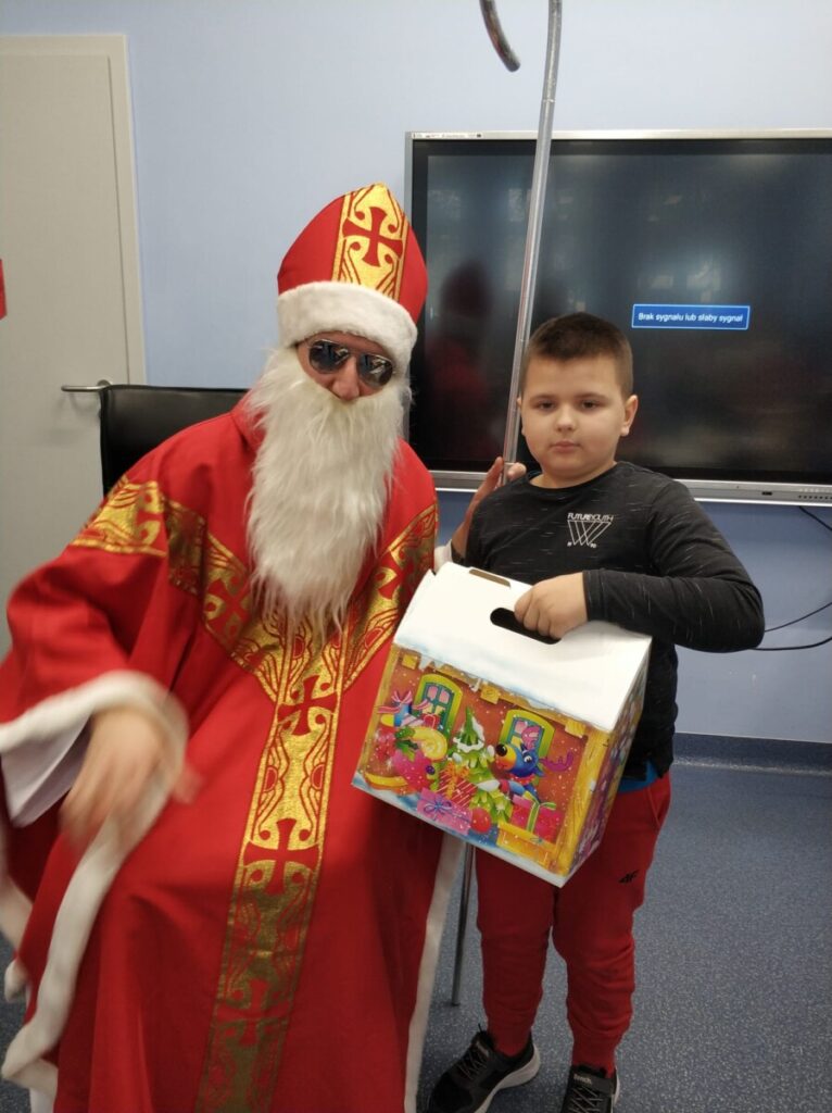 Photo 2023 12 18 19 42 06