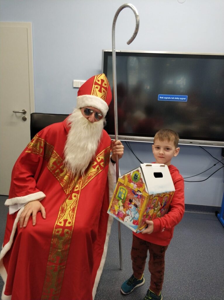 Photo 2023 12 18 19 42 07 2