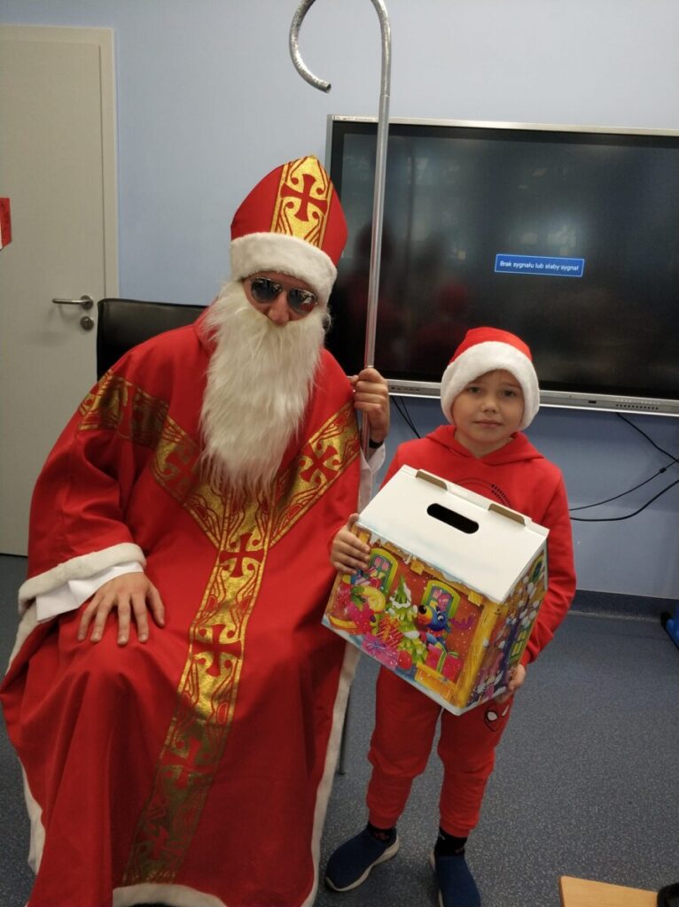 Photo 2023 12 18 19 42 07