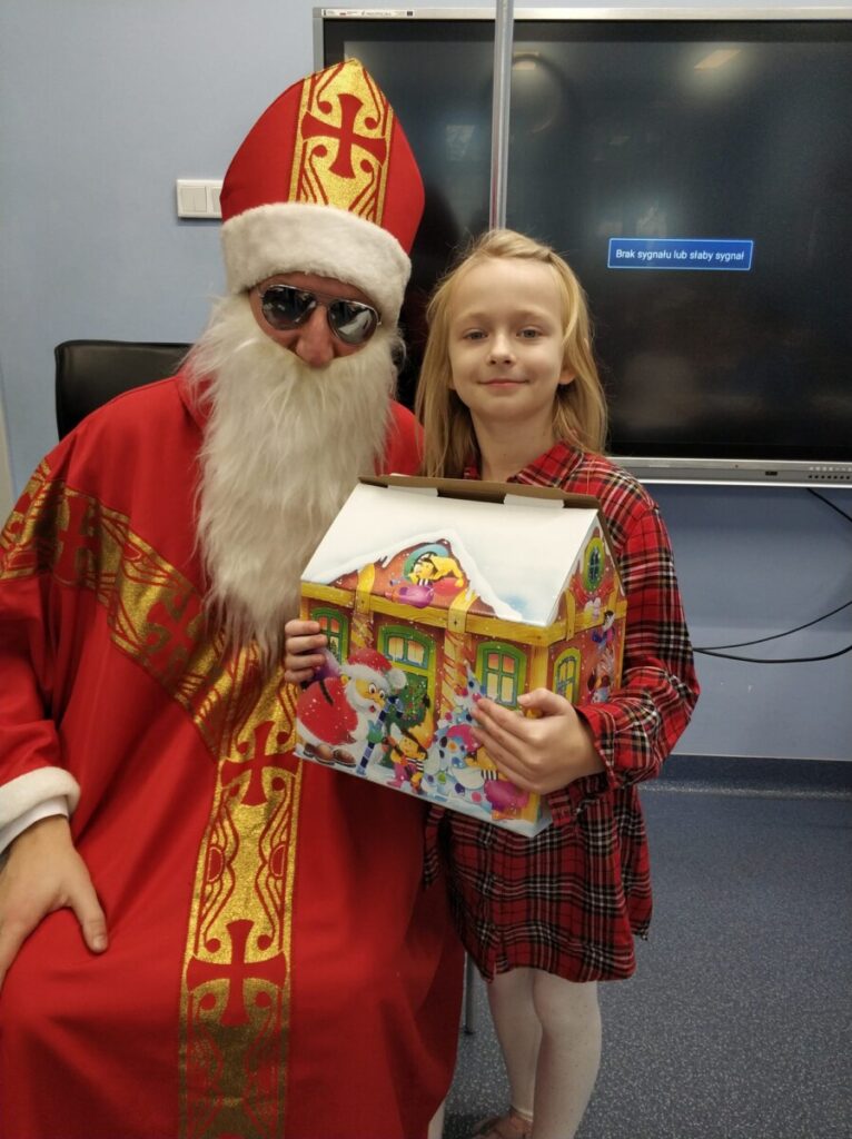 Photo 2023 12 18 19 42 10