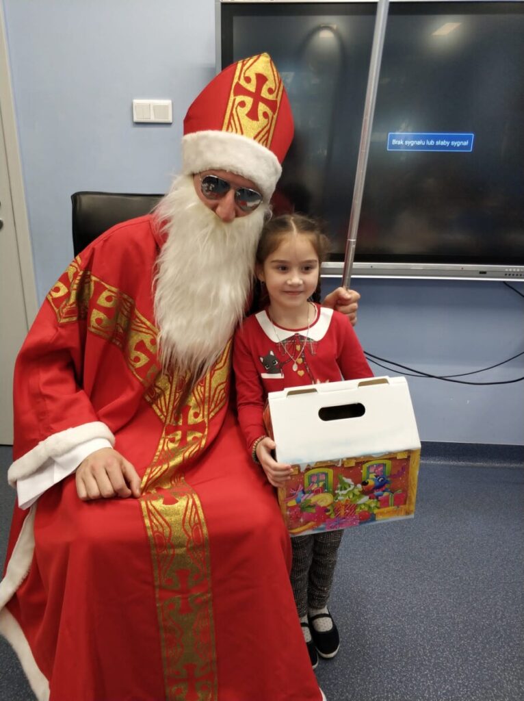 Photo 2023 12 18 19 42 12 2