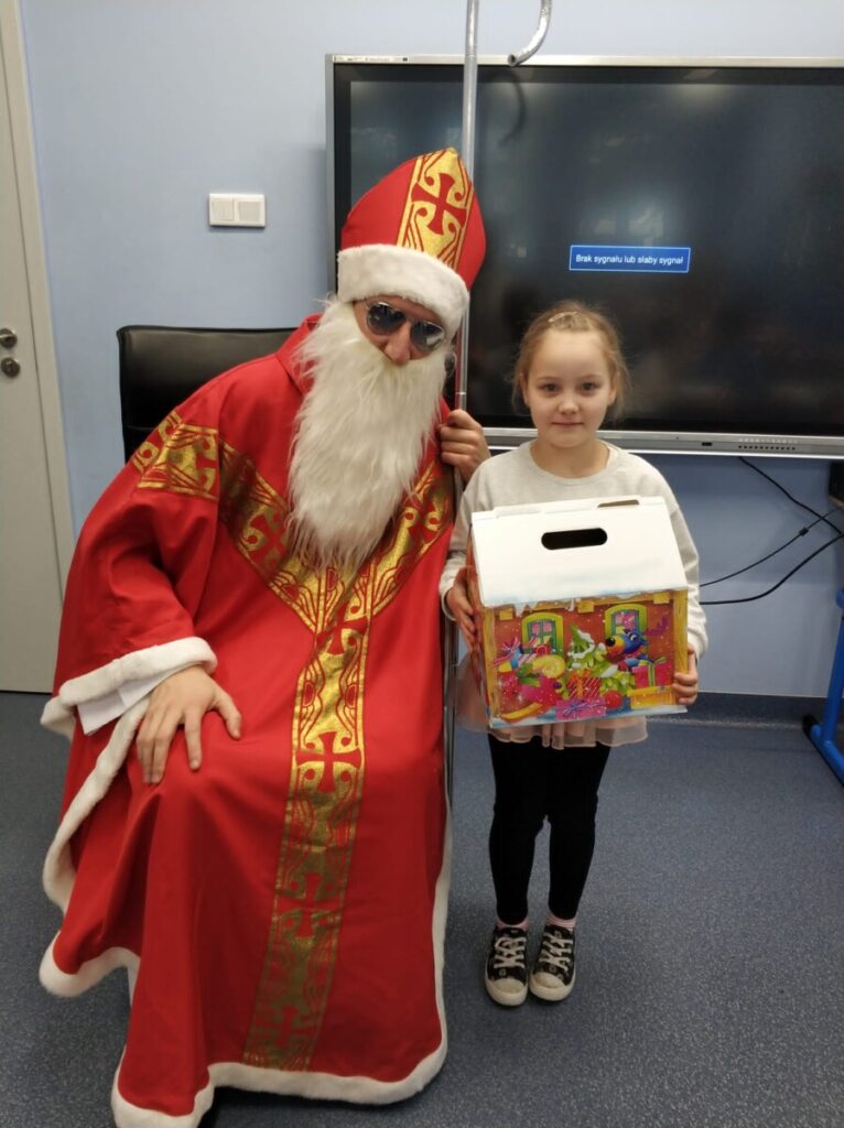 Photo 2023 12 18 19 42 12