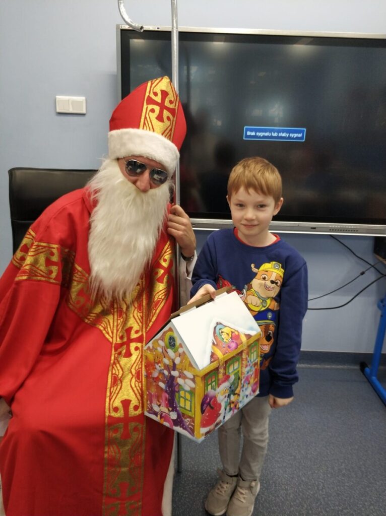 Photo 2023 12 18 19 42 13 2