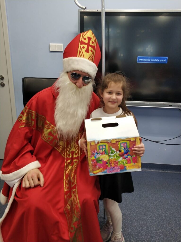 Photo 2023 12 18 19 42 13