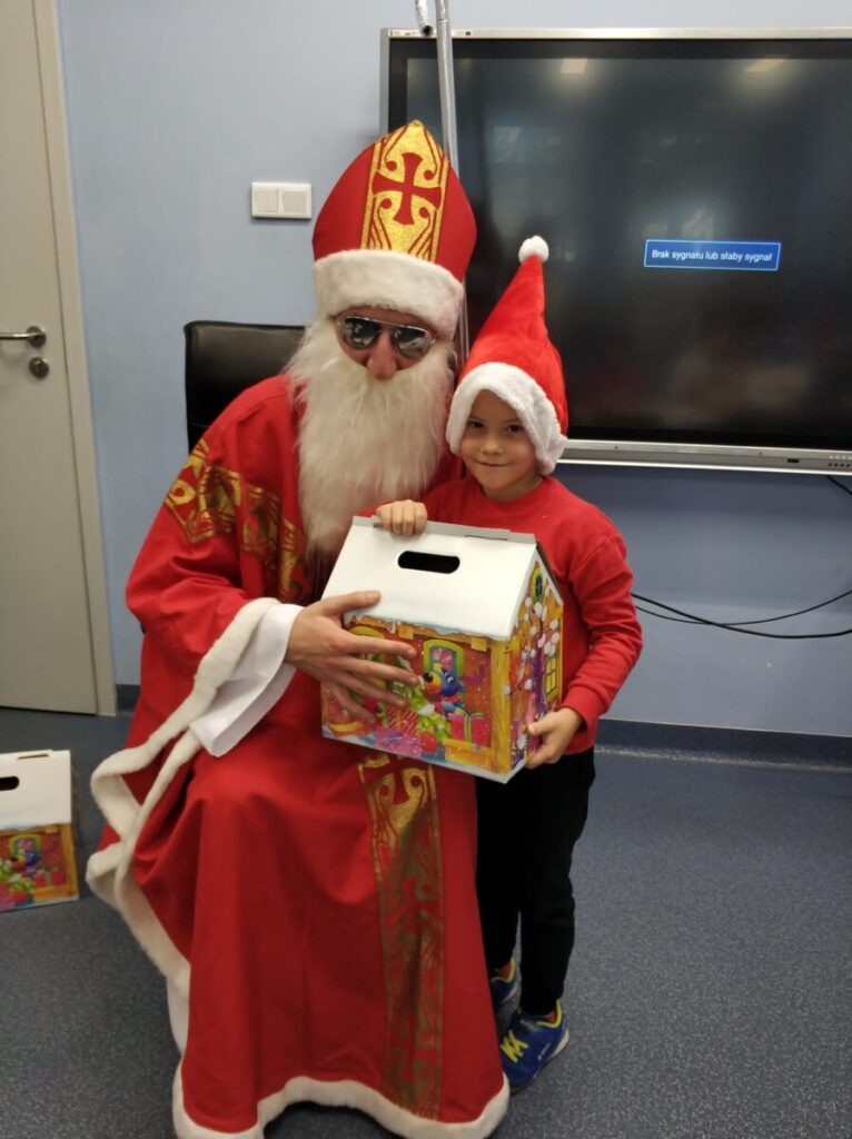 Photo 2023 12 18 19 42 14