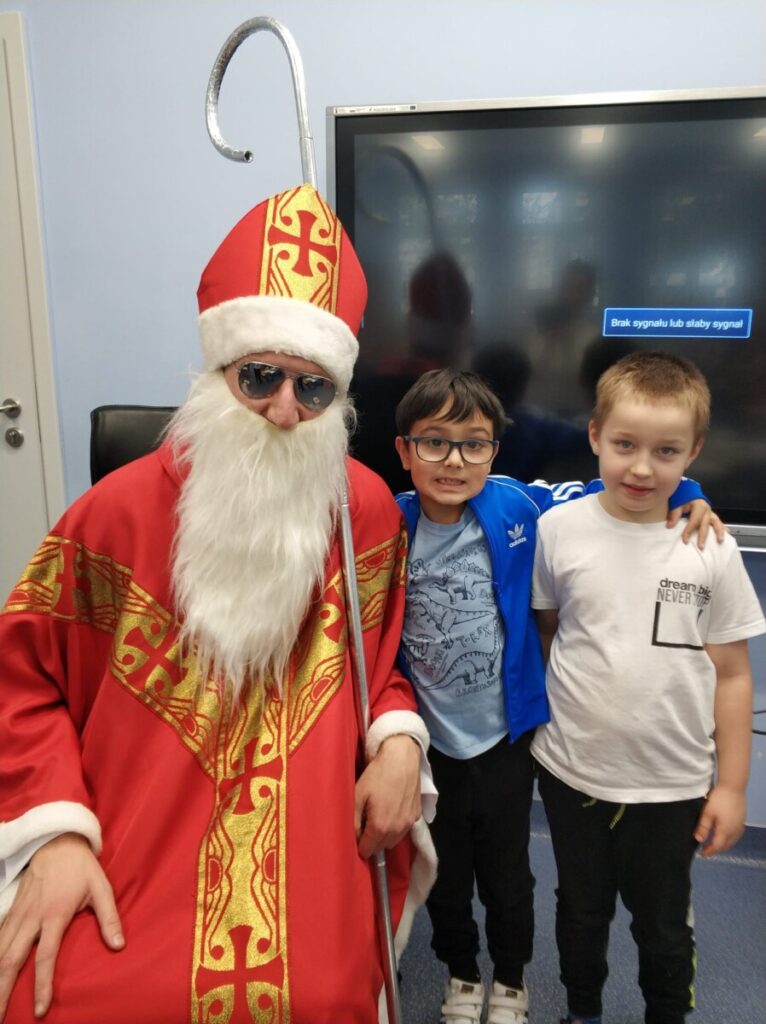 Photo 2023 12 18 19 42 17