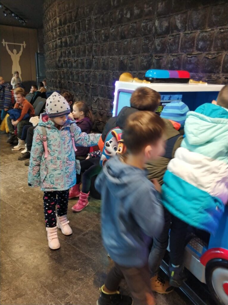 Photo 2023 12 18 19 44 21