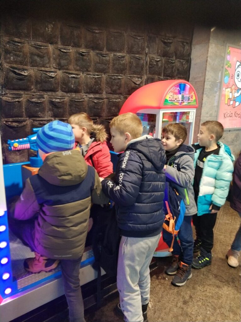 Photo 2023 12 18 19 44 24