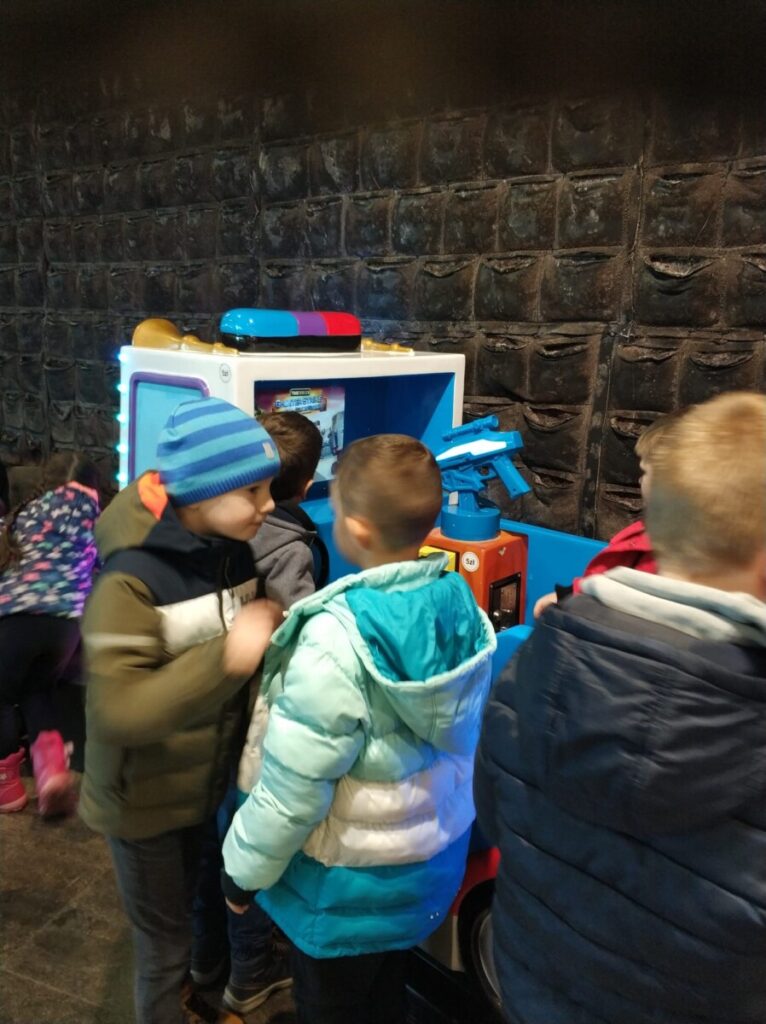 Photo 2023 12 18 19 44 25 3