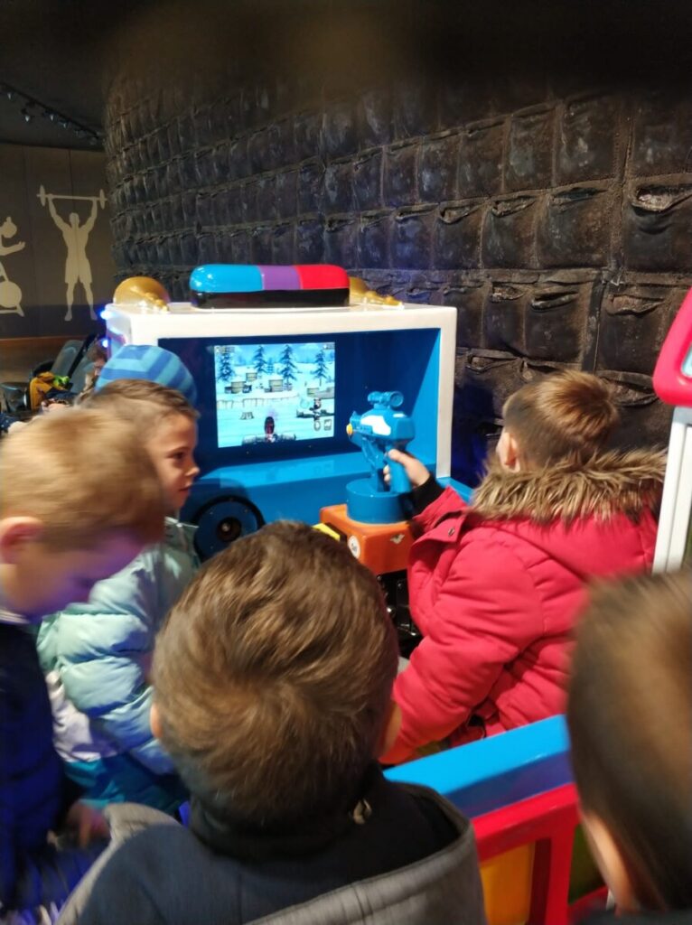 Photo 2023 12 18 19 44 25