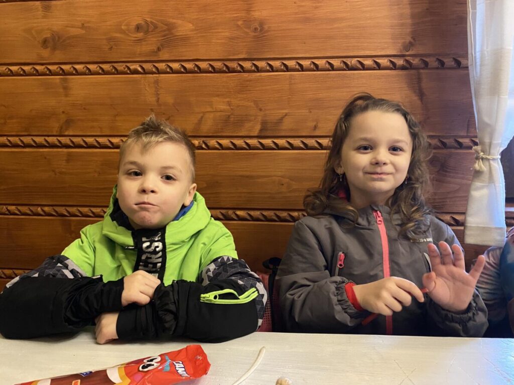 416107933 1565936184230288 1983857366310695392 N