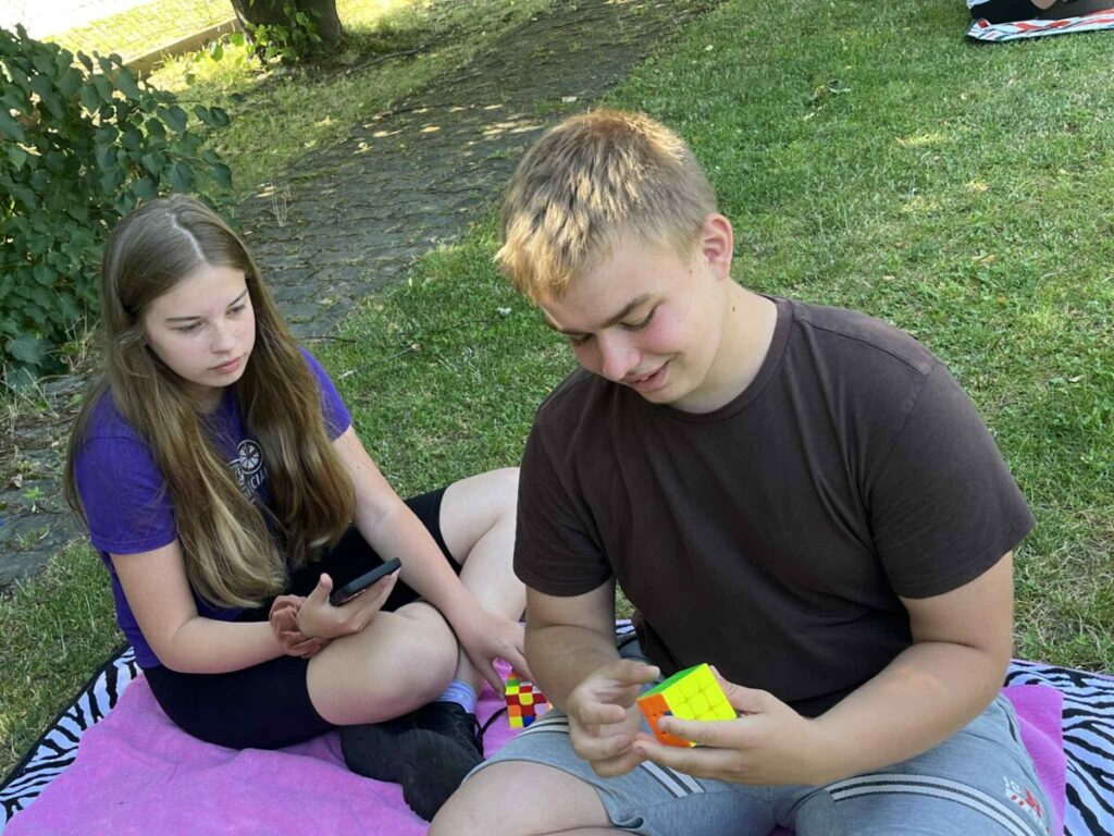 Messenger Creation 42b8a79d 859f 41f4 80d0 F742b0a5840c